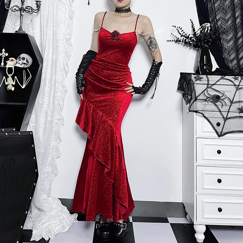 Elegant Gothic Dress - Image 2
