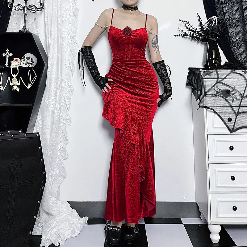 Elegant Gothic Dress - Image 3