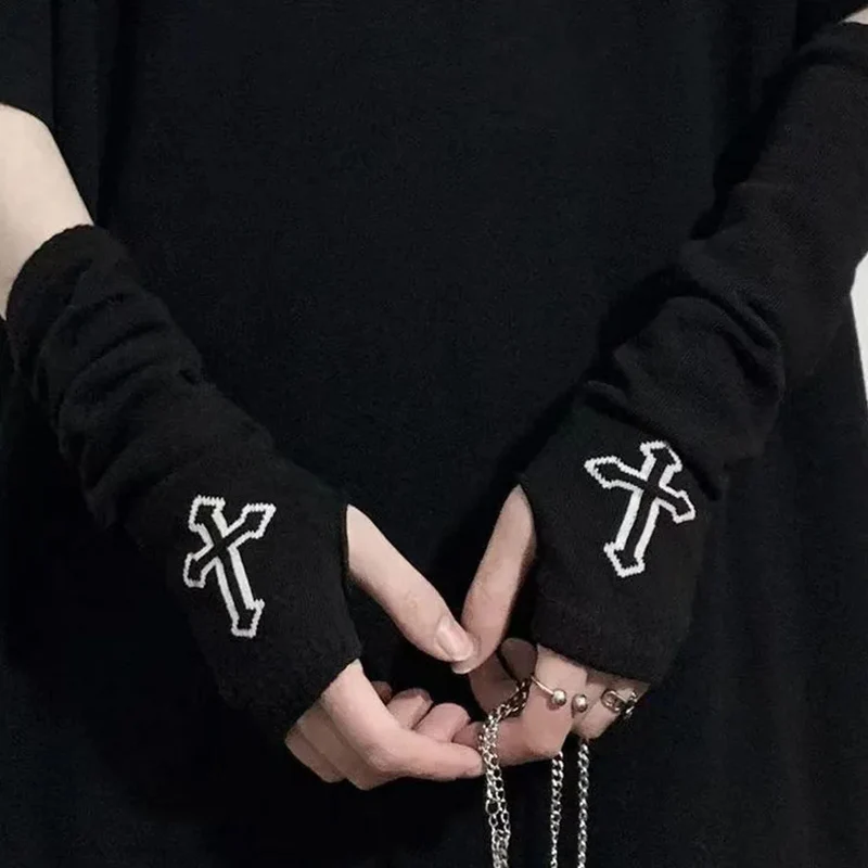 Gothic Fingerless Gloves - Image 2