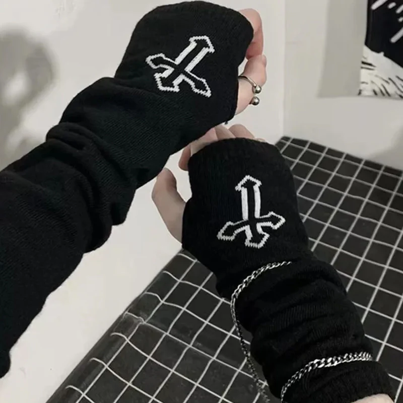 Gothic Fingerless Gloves - Image 3
