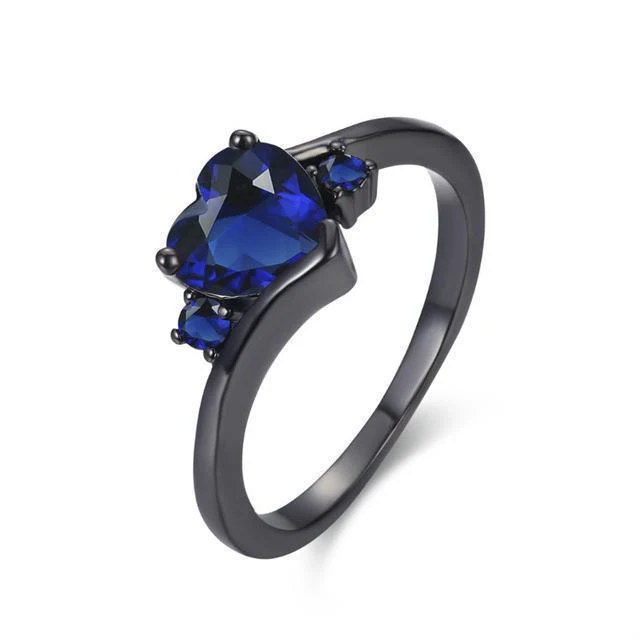 Gothic Heart Ring - Image 4