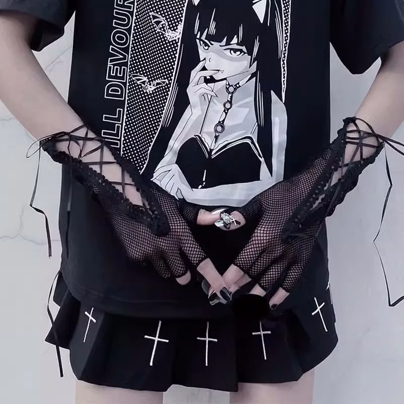 Gothic Mesh Gloves - Image 3