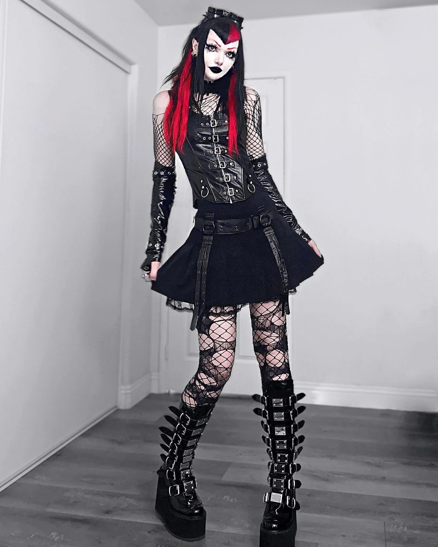 Gothic Swing Boots - Image 17