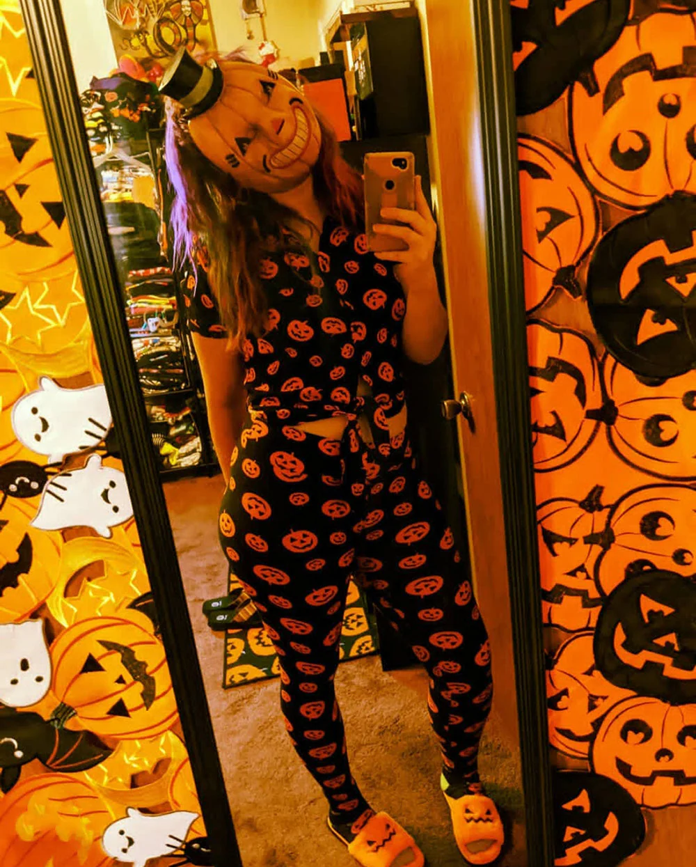 Jack O' Lantern Slippers - Image 10