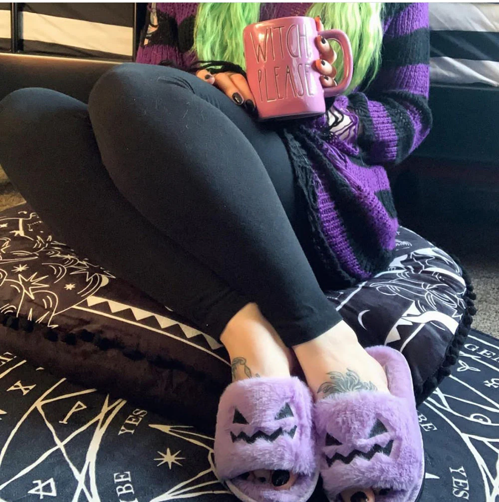 Jack O' Lantern Slippers - Image 6