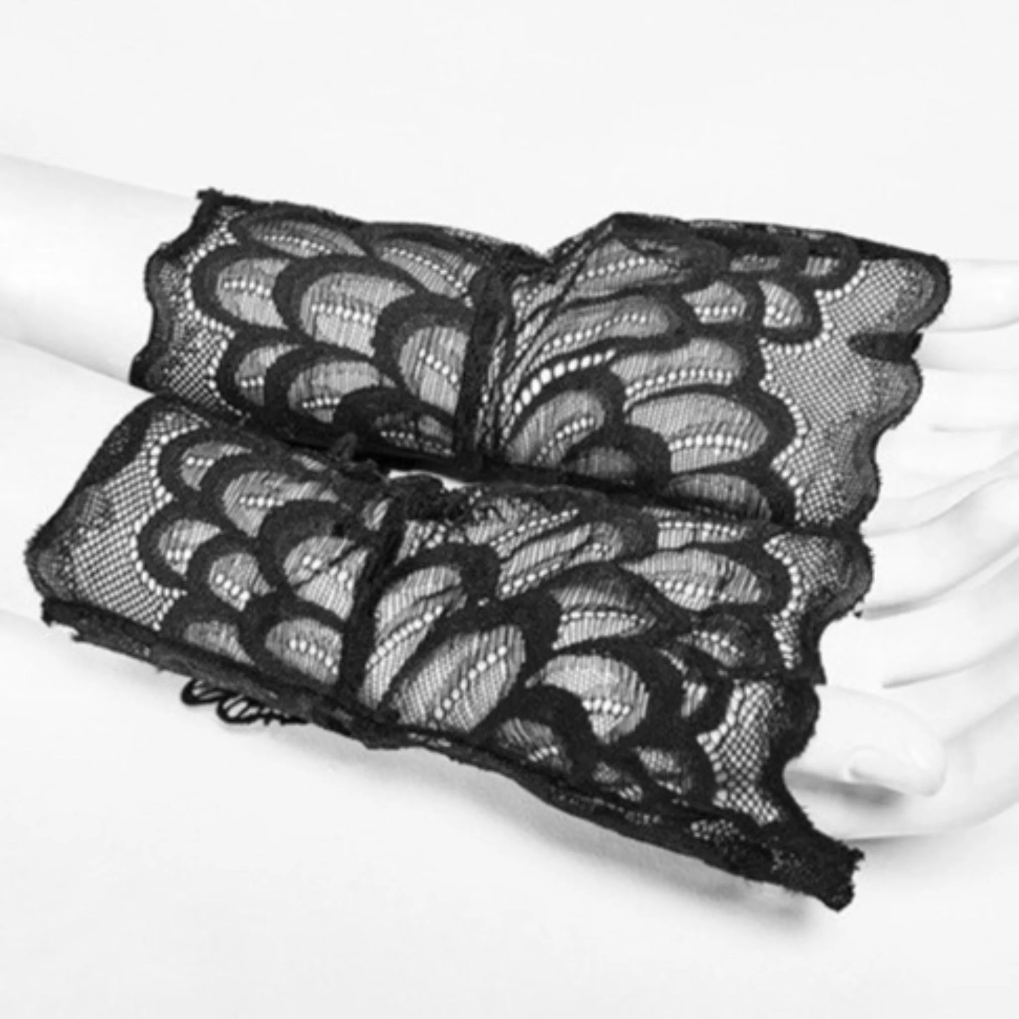 Aerial Feathers Gloves - Image 5