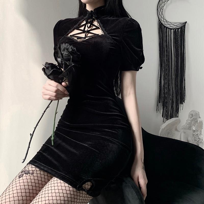 Retro Gothic Dress - Image 2