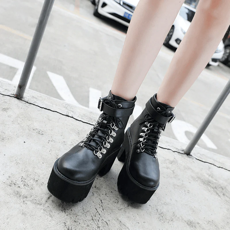 Riven Guardian Boots - Image 4