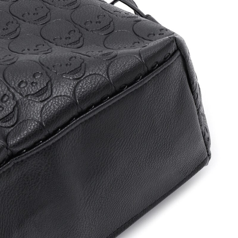 The Big Basic Skull Tote - Image 3