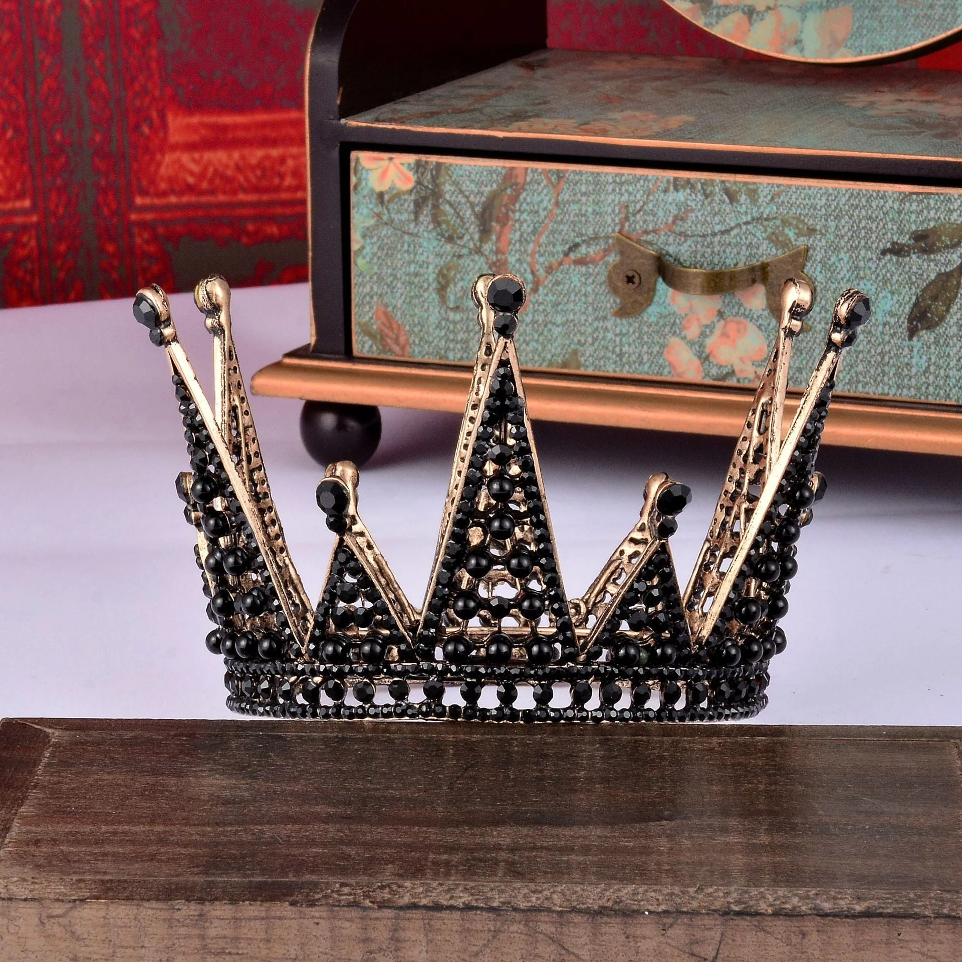 The Black Queen Mini Crown - Image 3