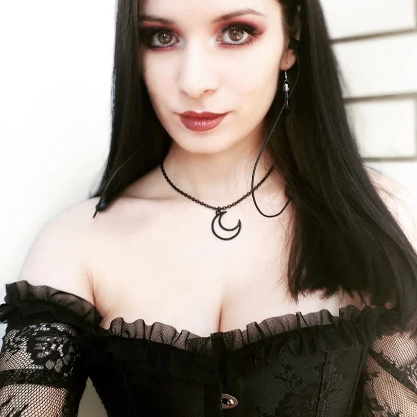 Gothic Queen Corset Top - Image 11