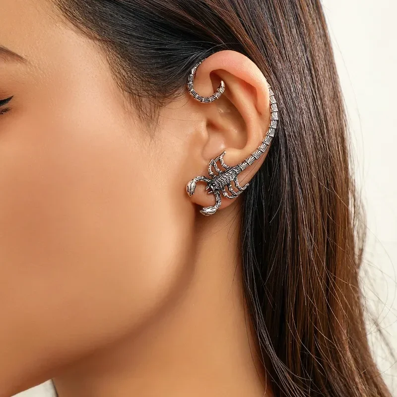 Unisex Scorpion Ear Clip - Image 2