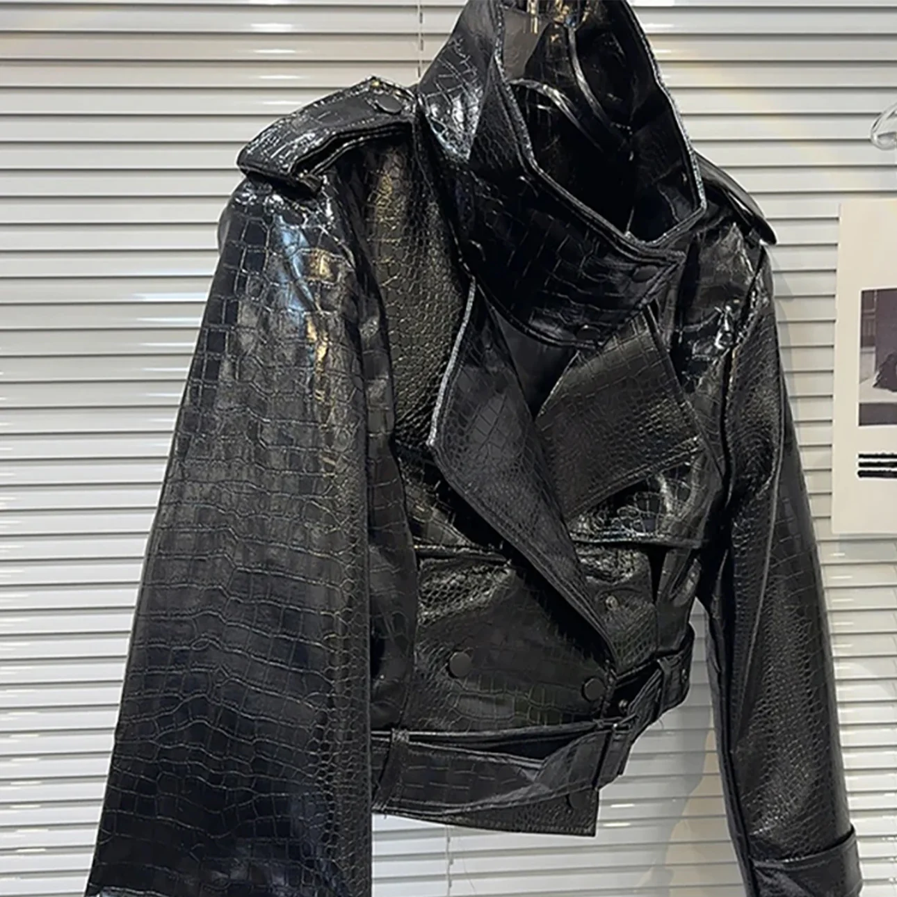Women's Cropped Leather Jacket Black - Image 2