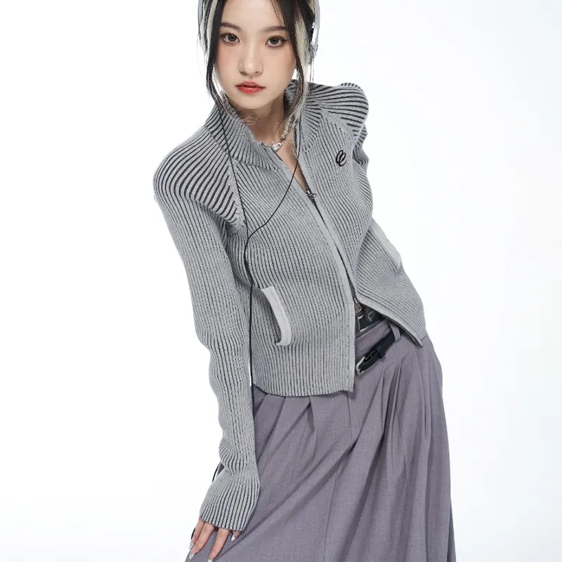 Women's Knitted Cardigan - Image 3