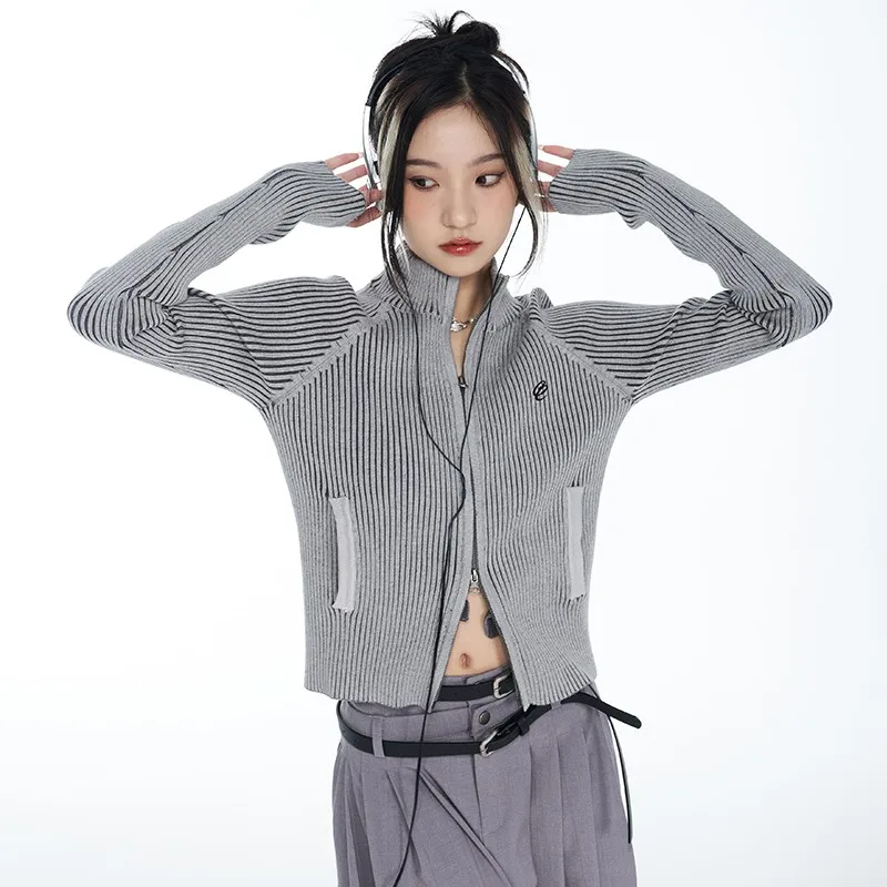 Women's Knitted Cardigan - Image 4